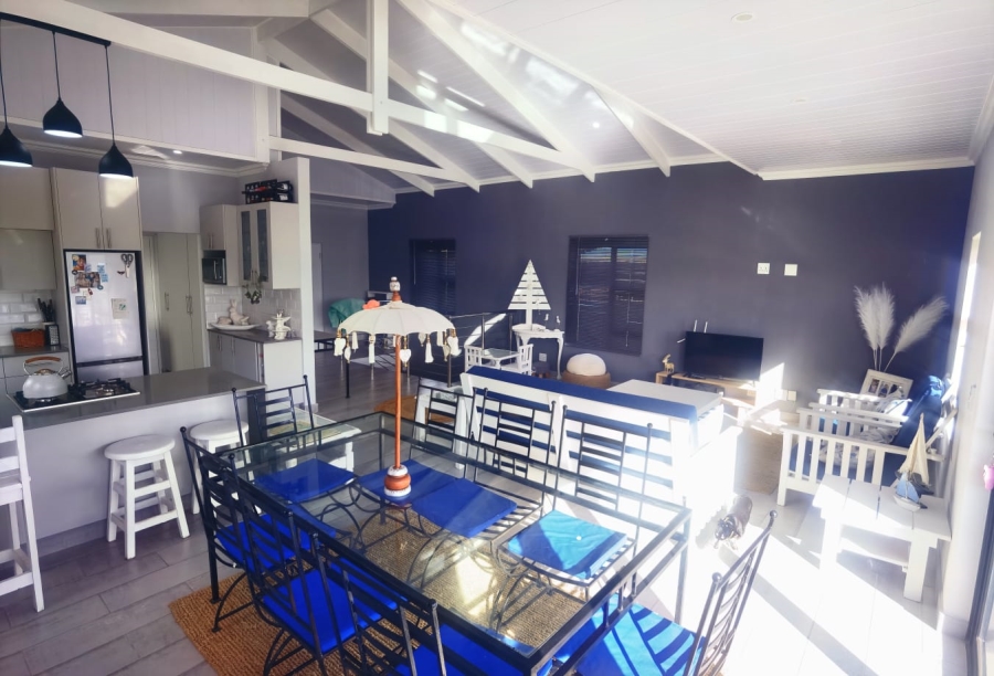  Bedroom Property for Sale in Fraaiuitsig Western Cape